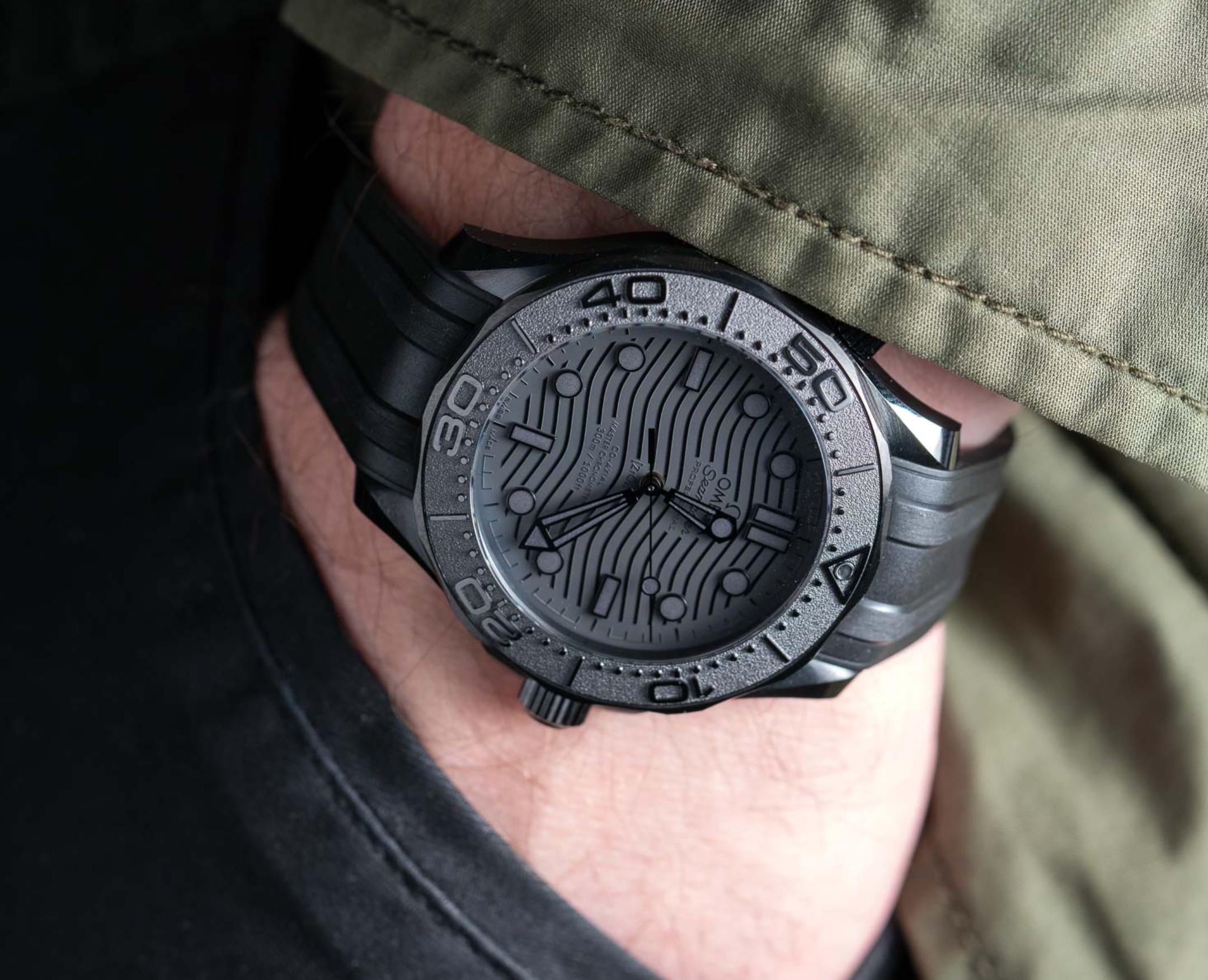 The waterproof fake watch is made from ceramic.